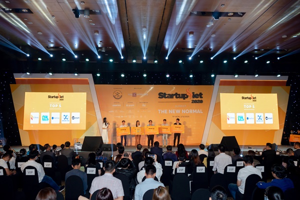 Năm 2020 đầy khó khăn nhưng cũng chứng kiến sự trỗi dậy của những startup đột phá về công nghệ, mô hình kinh doanh. Ảnh sự kiện Startup Việt 2020.